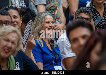 Madrid, Espagne. 23 juin 2025. La Directrice exécutive de l'UNRWA Espagne, Raquel Martí, lors de l'événement international "Stop the Genocide ! Libérez la Palestine !' Tenue dans les jardins du temple Debod à Madrid, Espagne. Sumar et le groupe de gauche ont organisé un événement international sous le slogan « Stop the Genocide ! Libérez la Palestine !' Exiger une réponse au sort du peuple palestinien et demander des comptes au gouvernement israélien. Crédit : SOPA images Limited/Alamy Live News Banque D'Images