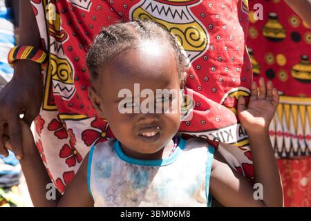 Afrique, Kenya, réserve nationale de Samburu. Artisanat tribal, bijoux. (Usage éditorial uniquement) Banque D'Images