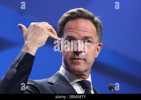 La Haye, pays-Bas. 23 juin 2025. Le secrétaire général de l'Organisation du Traité de l'Atlantique Nord (OTAN), Mark Rutte, rencontre la presse avant le sommet de l'OTAN à la Haye, aux pays-Bas, le 23 juin 2025. Le sommet de l'OTAN doit se tenir à la Haye du 24 au 25 juin de cette année. Crédit : Zhao Dingzhe/Xinhua/Alamy Live News Banque D'Images