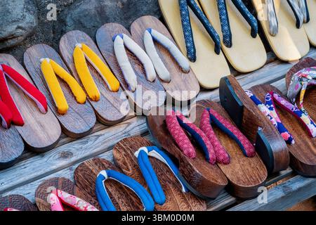 Geta, sandales japonaises en bois, Arashiyama, Kyoto, Japon Banque D'Images