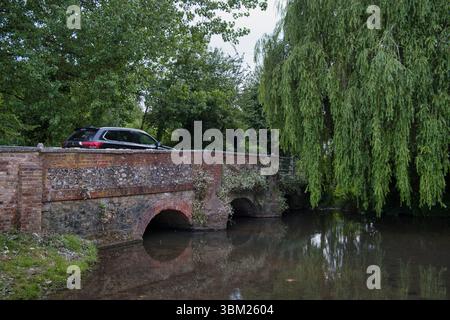 Pont sur la rivière darent dans le village de Shoreham dans le Kent, Angleterre Banque D'Images