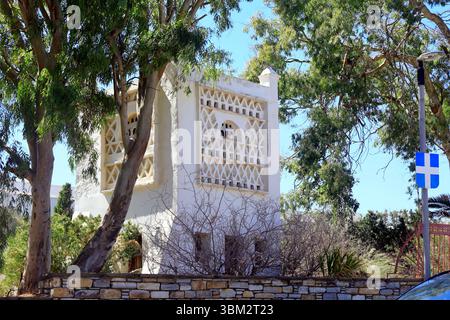 Colombier traditionnel richement décoré, île de Tinos, le groupe d'îles des Cyclades, Grèce. Prise mai / juin 2025 printemps Banque D'Images