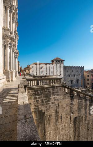 GRAND ESCALIER CATHÉDRALE DE GÉRONE VIEILLE VILLE DE GÉRONE VILLE CATALOGNE ESPAGNE Banque D'Images
