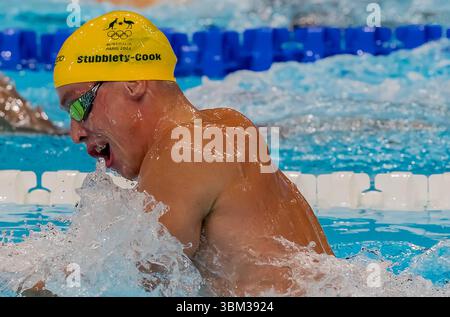 L'australien Zac Stubblety-Cook (AUS), nage dans le 200 m brasse masculin à l'arène la Défense de Paris lors des Jeux olympiques d'été de 2024 à Paris, France. Banque D'Images