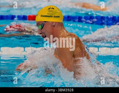 L'australien Zac Stubblety-Cook (AUS), nage dans le 200 m brasse masculin à l'arène la Défense de Paris lors des Jeux olympiques d'été de 2024 à Paris, France. Banque D'Images