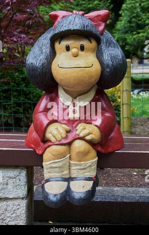 Oviedo, Espagne 26-05-2016 - gros plan détaillé du visage de Mafalda assis sur son banc dans le parc municipal d’Oviedo. Banque D'Images