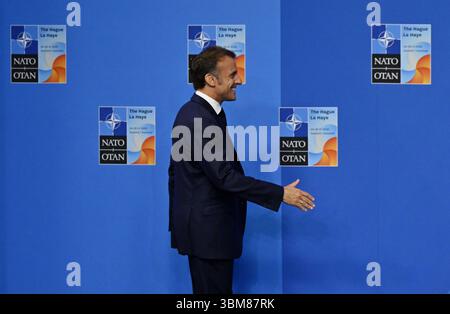Les Hagues, pays-Bas. 25 juin 2025. Le président français Emmanuel Macron photographié lors d’un sommet des chefs d’etat de l’alliance militaire de l’OTAN (Organisation du Traité de l’Atlantique Nord), mercredi 25 juin 2025, à la Haye, aux pays-Bas. BELGA PHOTO ERIC LALMAND crédit : Belga News Agency/Alamy Live News Banque D'Images