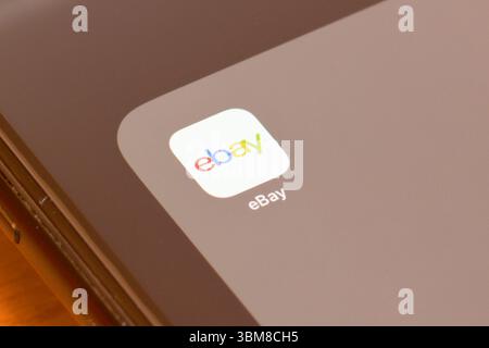 Application eBay sur smartphone - il s'agit d'une multinationale américaine de commerce électronique avec un attrait mondial Banque D'Images