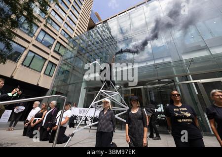 XR occupe le siège social de WPP, Londres Banque D'Images