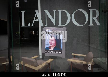 XR occupe le siège social de WPP, Londres Banque D'Images