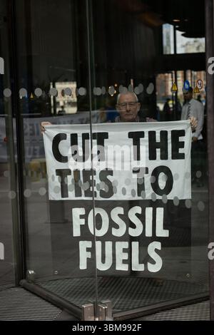 XR occupe le siège social de WPP, Londres Banque D'Images