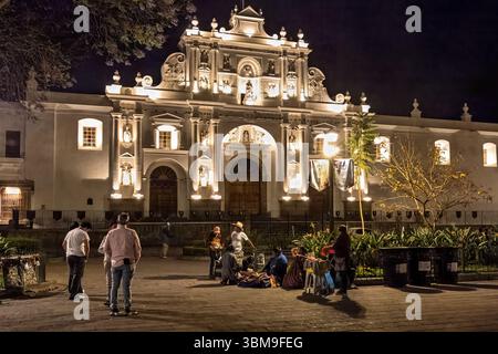 Catedral de San Jose, Plaza Mayor, Parque central, nuit, Antigua, Guatemala Banque D'Images