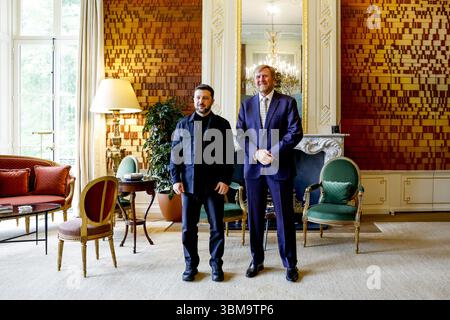 Den Haag, pays-Bas, 2025-06-24 15 :28 :37 la Haye, 24-06-2025, huis Ten Bosch PalaceKing Willem Alexander reçoit le président Zelensky au huis Ten Bosch Palace. PHOTO : NLBeeld/POOL/Remko de Waal crédit : NL Beeld / Patrick van EMST Banque D'Images