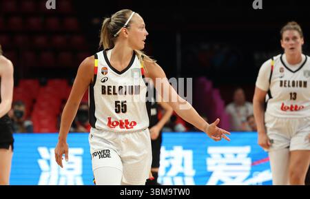 Pirée, Grèce. 25 juin 2025. La belge Julie Allemand célèbre lors d'un match de basket-ball entre l'équipe nationale belge 'The Belgian Cats' et l'Allemagne, en quarts de finale du tournoi FIBA Women's EuroBasket, mercredi 25 juin 2025 au Pirée, en Grèce. BELGA PHOTO VIRGINIE LEFOUR crédit : Belga News Agency/Alamy Live News Banque D'Images