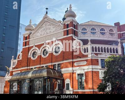 Grand Opéra. Théâtre victorien historique et monument situé à Belfast, Irlande du Nord. Façade avec détails architecturaux ornés. Banque D'Images