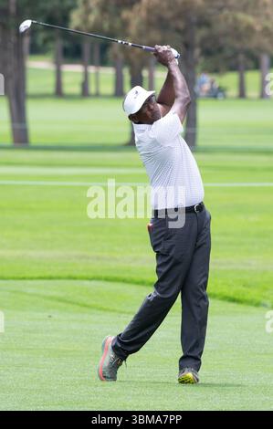 Colorado Springs, Colorado, États-Unis. 25 juin 2025. US Senior Open Practice Round 3, Vijay Singh suit son entraînement pendant la ronde d'essais. Crédit : Casey B. Gibson/Alamy Live News Banque D'Images