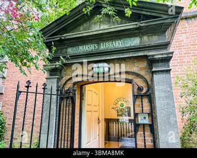Bibliothèque de Marsh. Façade d'entrée du bâtiment historique de la bibliothèque à Dublin, Irlande. Banque D'Images