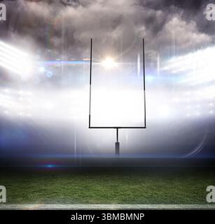 Poteau de but de football debout sur gazon en gazon dans un design plat, des projecteurs brillent sous le ciel nuageux Banque D'Images