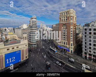 Espagne, Madrid, Plaza del Callao : Cines Capitol , Edificio Carrion avec l'emblématique panneau Schweppes, au-dessus de la Gran via, et Palacio de la Prensa photo © Fabio Mazzarella/Sintesi/Alamy Live News Banque D'Images