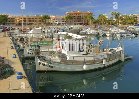 Port de plaisance et port de pêche de Colonia de Sant Jordi, ses Salines, Migjorn, Majorque, Îles Baléares, Espagne, Europe Banque D'Images
