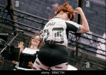 15 juin 2025 - Newcastle, Royaume-Uni : CMAT se produit au St James' Park de Newcastle, en soutien à Sam Fender Banque D'Images