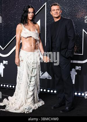 Elmont, États-Unis. 27 juin 2025. (FILE) Katy Perry et Orlando Bloom se sont séparés après près de 10 ans ensemble. ELMONT, NEW YORK, États-Unis - 11 SEPTEMBRE : Katy Perry Wearing Who Decides War et son mari/acteur anglais Orlando Bloom arrivent aux MTV Video Music Awards 2024 qui se tiennent à l'UBS Arena le 11 septembre 2024 à Elmont, New York, États-Unis. (Photo de Xavier Collin/image Press Agency) crédit : image Press Agency/Alamy Live News Banque D'Images