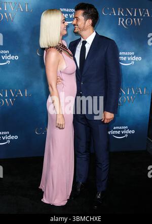 Hollywood, États-Unis. 26 juin 2025. (FILE) Katy Perry et Orlando Bloom se sont séparés après près de 10 ans ensemble. HOLLYWOOD, LOS ANGELES, CALIFORNIE, États-Unis - 21 AOÛT : la chanteuse américaine, compositrice et personnalité de la télévision Katy Perry et son fiancé/acteur anglais Orlando Bloom arrivent à Los Angeles à la première saison 1 de 'Carnival Row' d'Amazon qui s'est tenue au TCL Chinese Theatre IMAX le 21 août 2019 à Hollywood, Los Angeles, Californie, États-Unis. (Photo de Xavier Collin/image Press Agency) crédit : image Press Agency/Alamy Live News Banque D'Images
