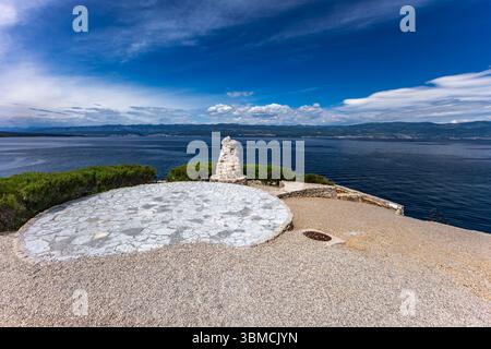 Zgribnica plage à Vrbnik sur l'île de KRK, plage vide sans touristes, belles plages sur l'île de KRK Banque D'Images