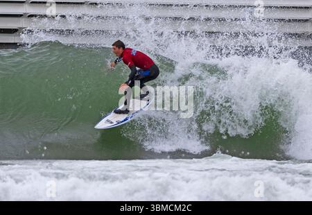 Hi-Land Fling Surf au Lost Shore Surf Resort, Édimbourg, Écosse, Royaume-Uni Banque D'Images