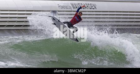 Hi-Land Fling Surf au Lost Shore Surf Resort, Édimbourg, Écosse, Royaume-Uni Banque D'Images