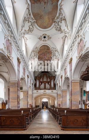 Fulda, Kath. Stadtpfarrkirche composé Blasius, Blick nach Westen mit Orgel Banque D'Images