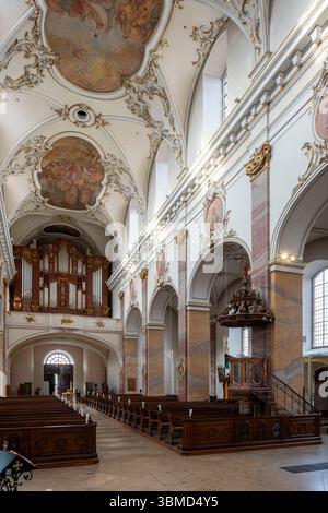 Fulda, Kath. Stadtpfarrkirche composé Blasius, Blick nach Westen mit Orgel Banque D'Images