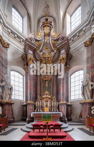 Fulda, Kath. Stadtpfarrkirche composé Blasius, Chor mit Hochaltar Banque D'Images