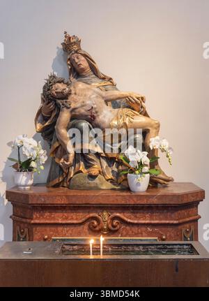 Fulda, Kath. Stadtpfarrkirche élabore Blasius, Pieta in der Eingangshalle von 1780 Banque D'Images