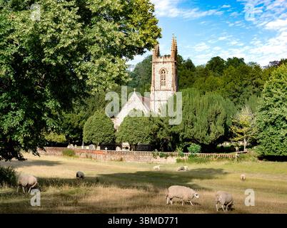 Nicholas' Church,Chawton L'église paroissiale de Jane Austen et où sa mère et sa sœur sont enterrées - Hampshire, Angleterre, Royaume-Uni Banque D'Images