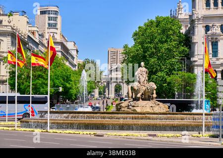 Fuente de Cibeles, Puerta Alcalá, rue Alcalá, Madrid, Espagne Banque D'Images