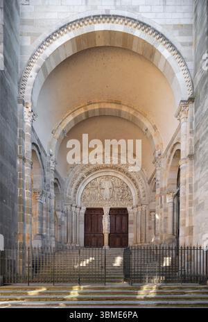 Autun, Kathedrale Saint Lazare, Cathédrale Saint-Lazare d'Autun, Vorhalle mit Portalanlage Banque D'Images