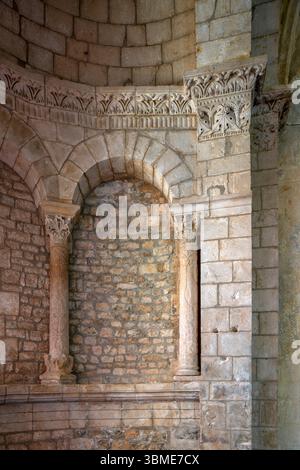 Saint-Christol, notre-Dame-St-Christophe (Saint-Christol d’Albion), Romanischer Chor Banque D'Images