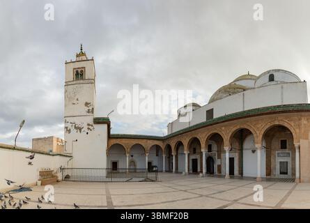 Une photo de la mosquée Sidi Mahrez à Tunis. Banque D'Images