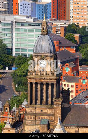 Vue aérienne de l'hôtel de ville de Leeds depuis les appartements Scape dans le centre-ville de Leeds, Royaume-Uni Banque D'Images