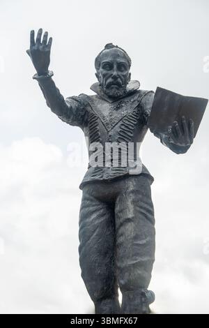 Statue de Don Juan Ruiz de Alarcon près du théâtre national de Saint-Domingue en République dominicaine Banque D'Images