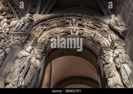 Portique de gloire, style de transition entre roman et gothique, par maître Mateo et ses ouvriers, Saint-Jacques de Compostelle, province de la Corogne, G. Banque D'Images
