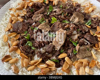 Gros plan du plat de Fatteh, cuisine arabe traditionnelle. Banque D'Images