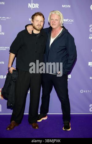 Anton Spieker und Detlev Buck beim Branchentreffen MOIN Mittsommer 2025 im Kampnagel. Hambourg, 24.06.2025 *** Anton Spieker et Detlev Buck à la réunion de l'industrie de mi-été 2025 à Kampnagel Hambourg, 24 06 2025 Foto:xgbrcix/xFuturexImagex moin 5641 Banque D'Images