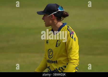 Chester-le-Street, Angleterre, 20 juin 2025. Leah Dobson en compétition pour Durham Women contre Essex Women dans un match Vitality Blast au Banks Homes Riverside, Chester-le-Street. Crédit : Colin Edwards Banque D'Images
