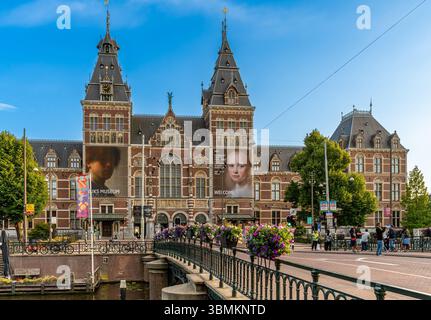 Amsterdam, pays-Bas, 25.06.2025, vue de face du Rijksmuseum, le musée national des pays-Bas dédié aux arts et à l'histoire hollandaise Banque D'Images