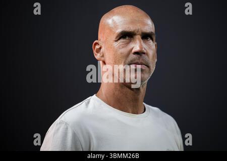 Thomas Letsch, entraîneur-chef du FC Red Bull Salzburg, regarde avant le match de la Coupe du monde des clubs de la FIFA entre le RB Salzburg et le Real Madrid CF. Banque D'Images
