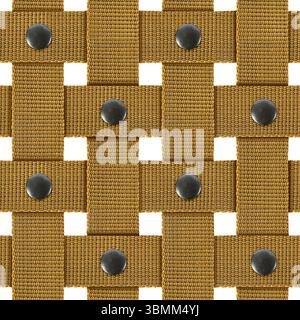 Texture 4k sans couture isolée de grille de maille de sangle militaire en nylon de couleur kaki avec des goujons en métal noir sur fond blanc. Banque D'Images