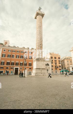 Rome, Italie, colonne de Marc Aurèle Banque D'Images