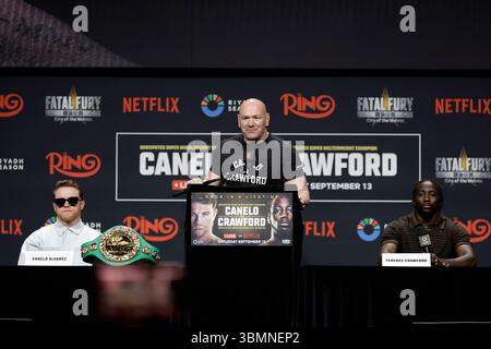 Las Vegas, États-Unis. 27 juin 2025. LAS VEGAS, NEVADA - Dana White prend la parole lors de la conférence de presse Canelo vs Crawford au T-Mobile Arena le 27 juin 2025 à Las Vegas, Nevada. (Photo par Alejandro Salazar/Pximages) crédit : px images/Alamy Live News Banque D'Images